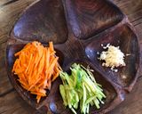 Hình bước làm 1 của món Bibimbap rất dễ!