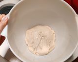 A picture of step 3 of Sausage milk bun.