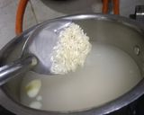 A picture of step 5 of Combo kadhi chawal.