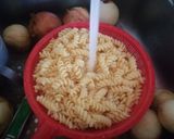 Foto del paso 2 de la receta: Pollo 🐔 con tornillo 🔩 (pasta)