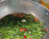 Foto langkah ke 5 dari resep Tumis kangkung simple.