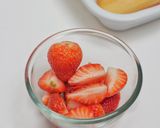 Foto langkah ke 4 dari resep Strawberry Omelette Bbang - Korean Omelette Cake.