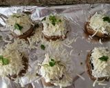 A picture of step 5 of cream cheese stuffed mushroomlove.