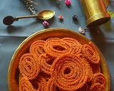 A picture of step 5 of Bhajani chakli.