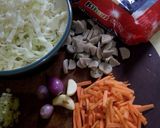 Foto langkah ke 1 dari resep Bihun goreng bakso.