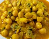 Foto del paso 7 de la receta: Potaje de garbanzos con bacalao y berberechos
