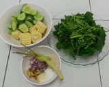 Foto langkah ke 1 dari resep Sayur Bening Segar.