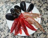 Foto del paso 1 de la receta Espagueti nero con salsa de marisco⛵