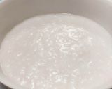 A picture of step 2 of Fatty Poridge (Bubur Lemak).