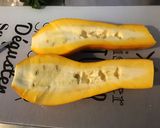 Une image de l'étape 1 de Courgette orange au céleri branche et curry.