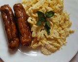 A picture of step 5 of Sausage, Scrambled Eggs and Black Tea.