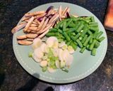 Foto del paso 2 de la receta: Pollo marinado al Wok