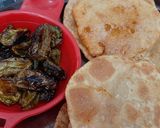 A picture of step 6 of Aloo Poori with khatti mirch.