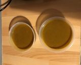 Une image de l'étape 1 de Bouillon aux deux oignons et curry.