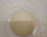 Foto del paso 1 de la receta: Pizza casera esponjosa de peperoni