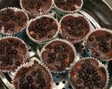 Foto langkah ke 4 dari resep Muffins coklat pisang kukus.