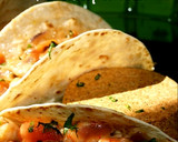Foto del paso 1 de la receta: 🌶 Tacos de langostinos 🌶 🧀🍃🍅 🌮