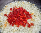 Foto del paso 3 de la receta: Tortilla de patatas con cebolla en salsa