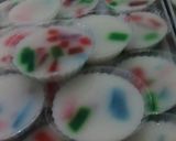 Foto langkah ke 3 dari resep Agar mozaik mawar.