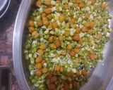 स्प्राउट्स टिक्की विथ ढोकला बर्गर (sprouts tikki with dhokla burger recipe in Hindi) रेसिपी चरण 1 फोटो