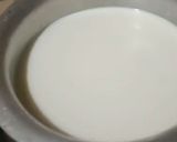 A picture of step 1 of Fruit trifle.