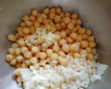 Une image de l'étape 1 de Salade de pois chiches au sésame.