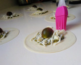 Foto del paso 4 de la receta: Empanadillas con pesto, mozzarella y tomate
