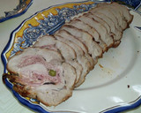 Foto del paso 7 de la receta: Lomo de cerdo relleno, con compota de cebollitas y hongos