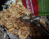 Foto langkah ke 4 dari resep Nasi Liwet Goreng Mentega.