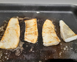 Foto del paso 7 de la receta: Rodaballo con aceite de perejil y cebollino con coolie de mango