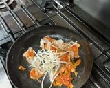 Hình bước làm 3 của món Thịt heo xào kim chi kiểu Nhật🐷