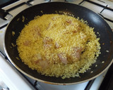 Foto del paso 1 de la receta: Risotto de pollo al azafrán
