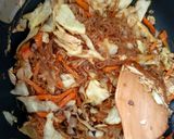Foto langkah ke 6 dari resep Pancit Bihon Bihun Khas Filipina.