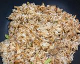 Foto langkah ke 3 dari resep Nasi goreng praktis.