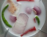 Gambar langkah 2 resipi Poached egg masak lemak dengan cendawan enoki.