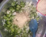 Foto del paso 3 de la receta: Tortitas de brócoli y coliflor horneadas y doradas