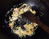 Foto langkah ke 1 dari resep Nasi Goreng Teri Daun Ketumbar.