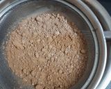 A picture of step 4 of Whole wheat choco banana walnut cake.