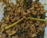 Foto langkah ke 5 dari resep Ayam Jamur Kecap.