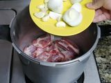 Mole verde con costillita de puerco