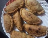 खोया की चाशनी वाली गुजिया (khoya ki chasni wali gujiya recipe in Hindi) रेसिपी चरण 3 फोटो