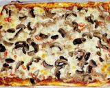 Pas rețetă Pizza cu de toate (pe blat pufos) 7 fotografie