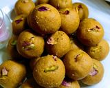 पाकातले पारंपरिक रवा बेसन लाडू (rava besan laddu recipe in marathi) रेसिपी स्टेप 6 फोटो