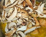 Foto del paso 5 de la receta: Huevo roto en escabeche ligero de setas