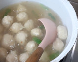 Foto langkah ke 5 dari resep Bakso Ayam kenyal kuah seger.