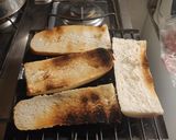 Foto del paso 2 de la receta: Pà amb tomàquet (pan con tomate) A la uruguaya