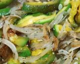 Foto del paso 1 de la receta: Relleno para tacos o fajitas: vegetales y huevo