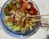 Foto del paso 9 de la receta: Poke bowl (salmón ahumado, atún, arroz, y vegetales)