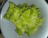 Foto langkah ke 4 dari resep Isi piring ku Nasi goreng Ijo.