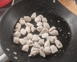 A picture of step 3 of Spicy Chicken Noodles.